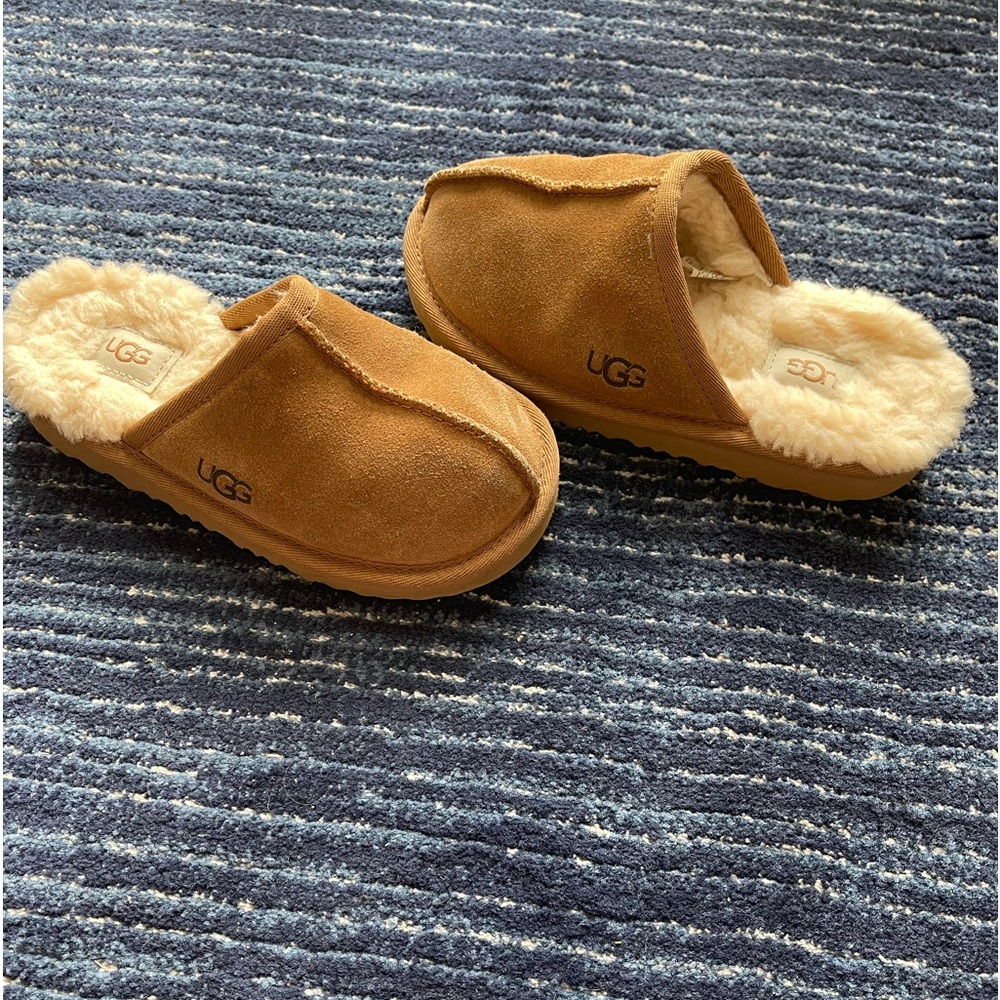 UGG Kids Keegan Slippers Tan Size 12